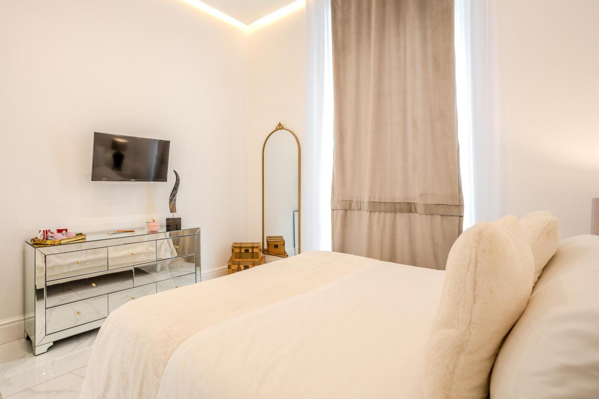 La Corte Dei Mille Luxury Наполи Екстериор снимка